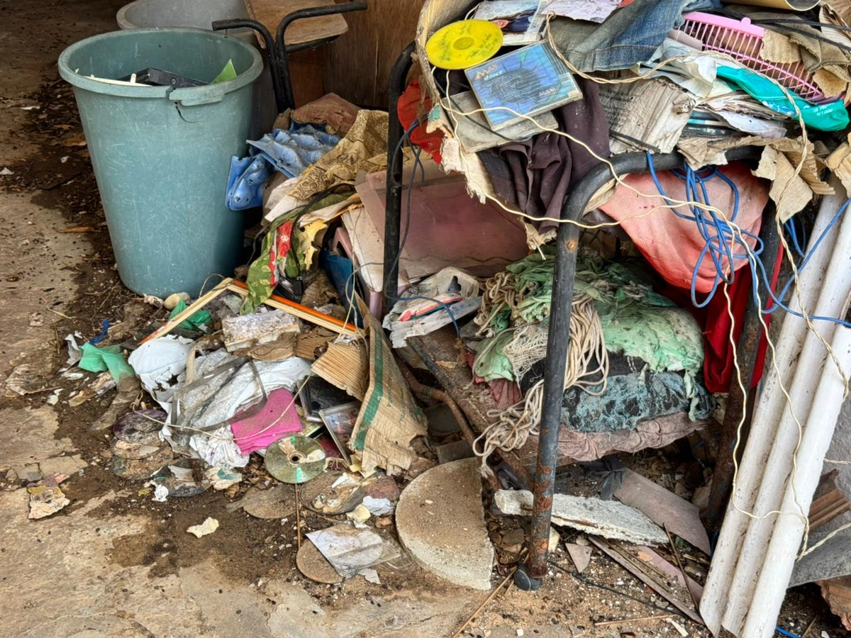 Idosa de 74 anos é encontrada em situação de abandono dentro de casa em Parnaíba