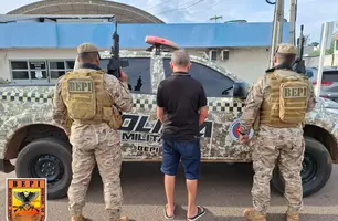 Idoso é preso com arsenal após denúncia de tiros na zona rural de Paquetá do Piauí (Foto: Divulgação/BEPI)