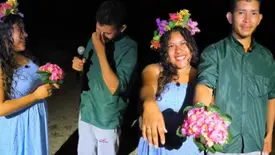 Jovem é pedida em casamento durante retiro de Carnaval no meio da floresta (Foto: Reprodução)