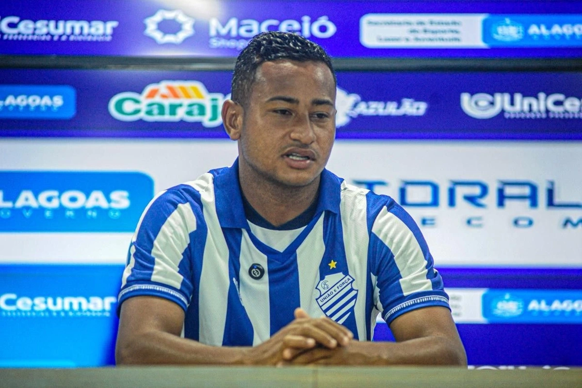 Luquinhas deixa o CSA e acerta com o Atlético Piauiense