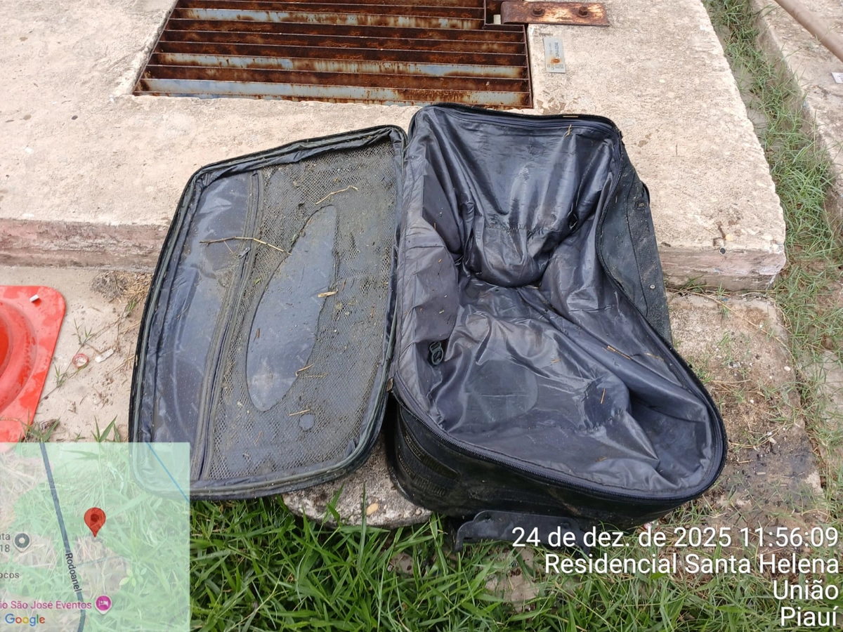 Mala encontrada dentro da Estação Elevatória de Esgoto de União