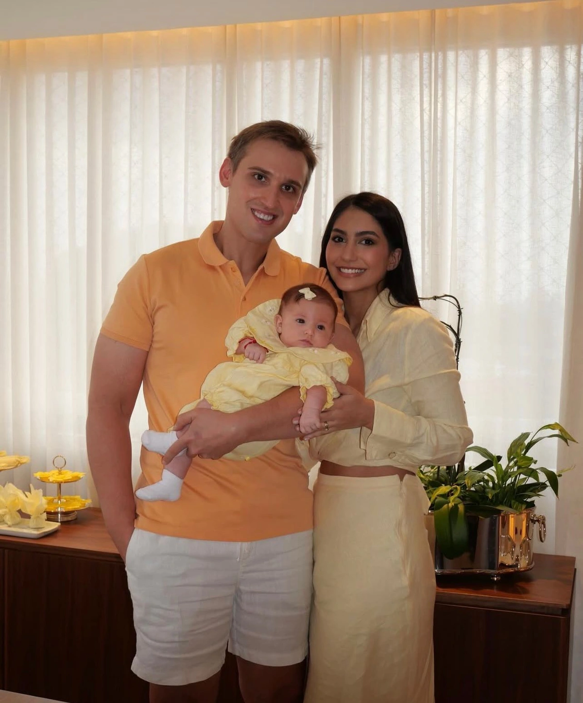 Maria Aurora, filha do casal de médicos Maria Mazuad e Erico Paz completa 2 meses