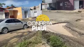 Moradores denunciam buraqueira em avenida na Vila Irmã Dulce, zona Sul de Teresina (Foto: Reprodução)