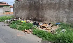 Moradores do Mocambinho denunciam abandono e acúmulo de lixo nas ruas