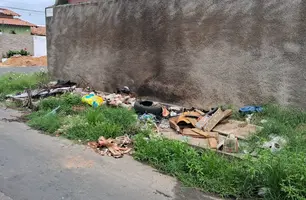 Moradores do Mocambinho denunciam abandono e acúmulo de lixo nas ruas (Foto: Imagem cedida ao Conecta Piauí)