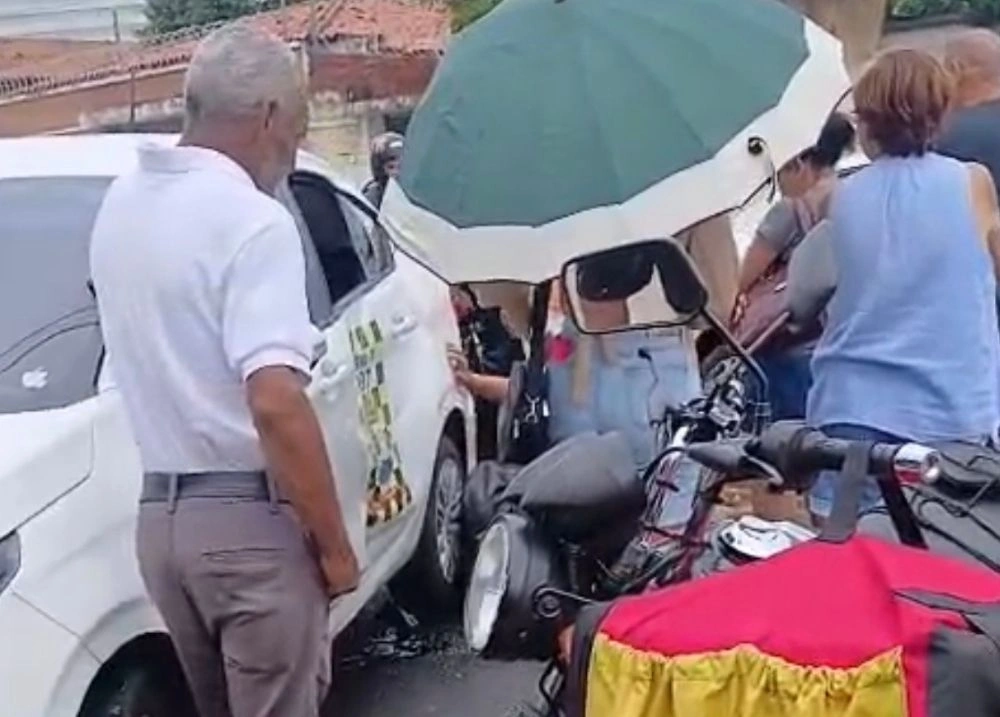 Motociclista fica gravemente ferido após colisão com táxi na zona Norte de Teresina