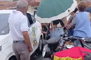 Motociclista fica gravemente ferido após colisão com táxi na zona Norte de Teresina (Foto: Reprodução)