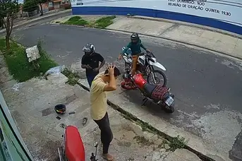 Motorista de aplicativo tem moto roubada durante assalto à mão armada em Timon