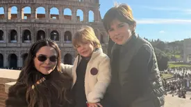 Natália Magalhāes e Mazerine Netto e os filhos Eduardo e Felipe estão em Roma (Foto: Instagram)