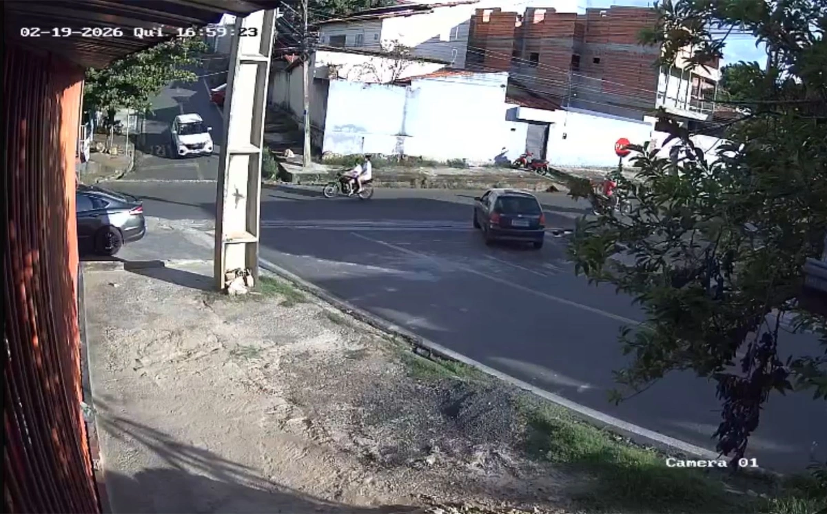 Perseguição policial no bairro Satélite deixa duas pessoas atropeladas