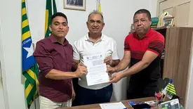 Prefeito Milton Passos trata reajuste do piso dos professores (Foto: Reprodução)