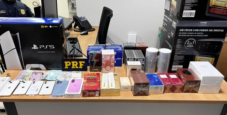 PRF apreende carga de mercadorias estrangeiras durante fiscalização em Picos