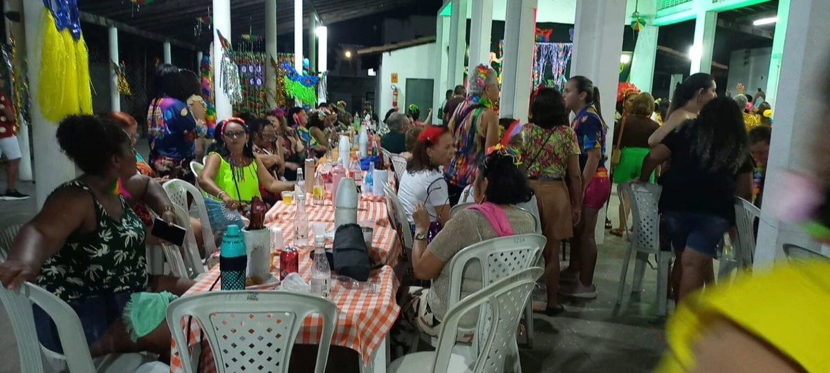 Programa 60+ leva festa de Carnaval para idosos em Teresina