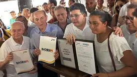 Rafael Fonteles entrega obras e leva crédito a empreendedores em Palmeirais (Foto: Conecta Piauí)