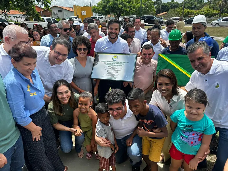 Rafael Fonteles inaugura brinquedopraça e escolas em Lagoa do Piauí