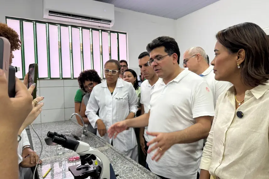 Rafael Fonteles inaugura brinquedopraça e escolas em Lagoa do Piauí