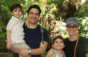 Rafhael Borges e Juliana Martins com os filhos Augusto e Antonio em São Paulo (Foto: Instagram)