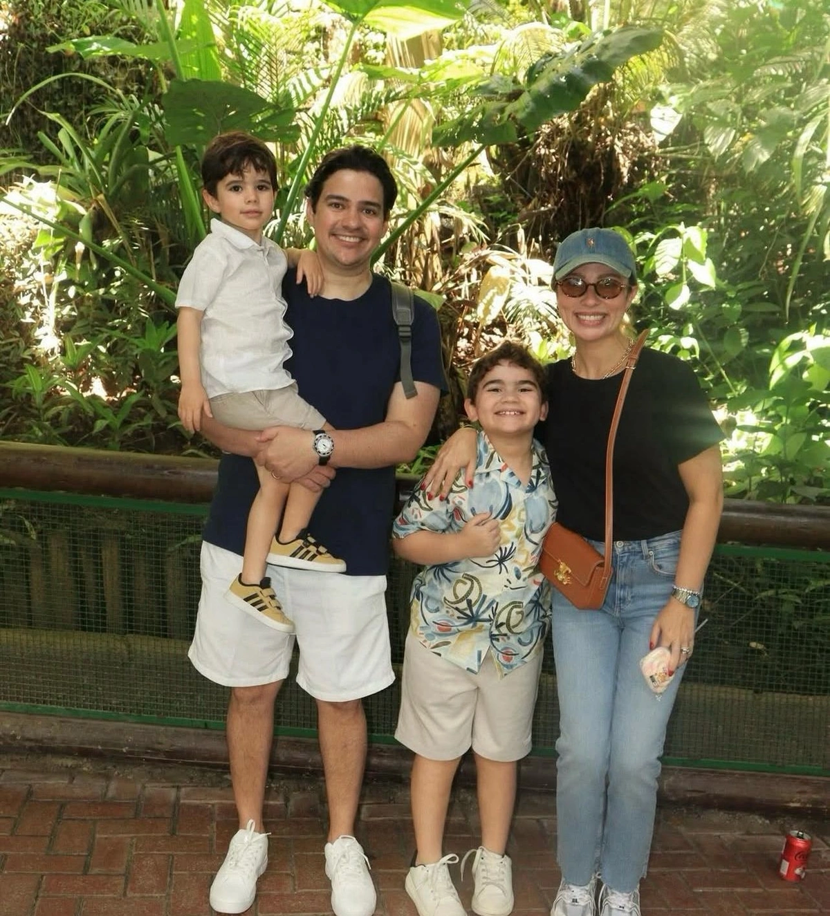 Rafhael Borges e Juliana Martins com os filhos Augusto e Antonio em São Paulo