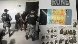 RONE prende dupla portando sacola com drogas na zona Sul de Teresina (Foto: Divulgação/PMPI)