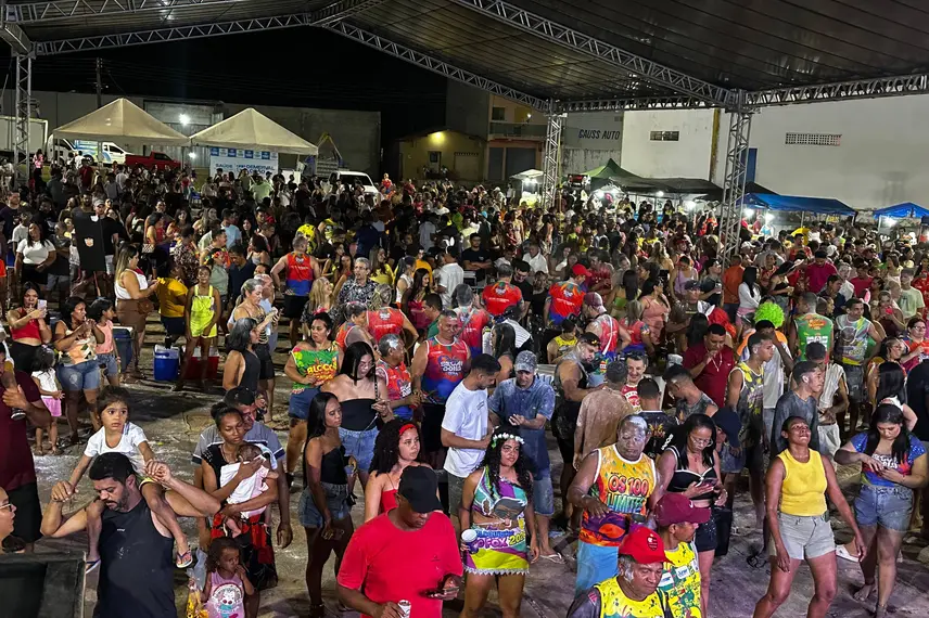 Segundona de Carnaval movimenta foliões em Demerval Lobão