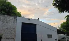 Três internos fogem do CEM e roubam moto na zona norte de Teresina