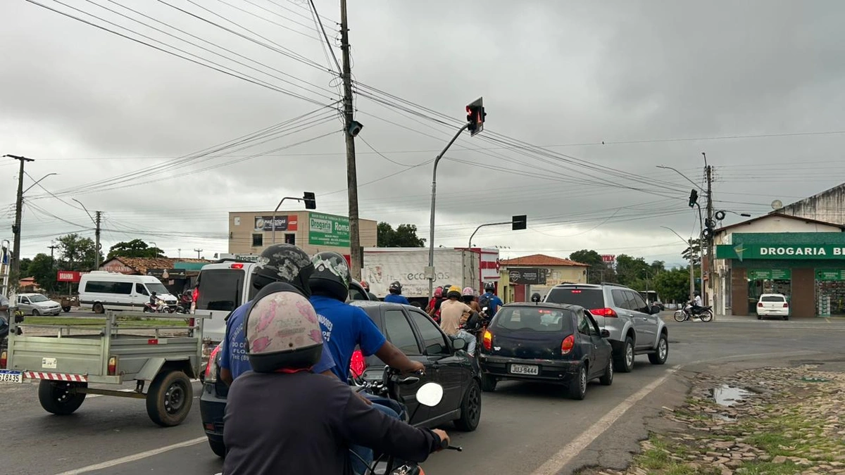 Vendaval e temporal: Floriano contabiliza estragos após noite de fortes chuvas