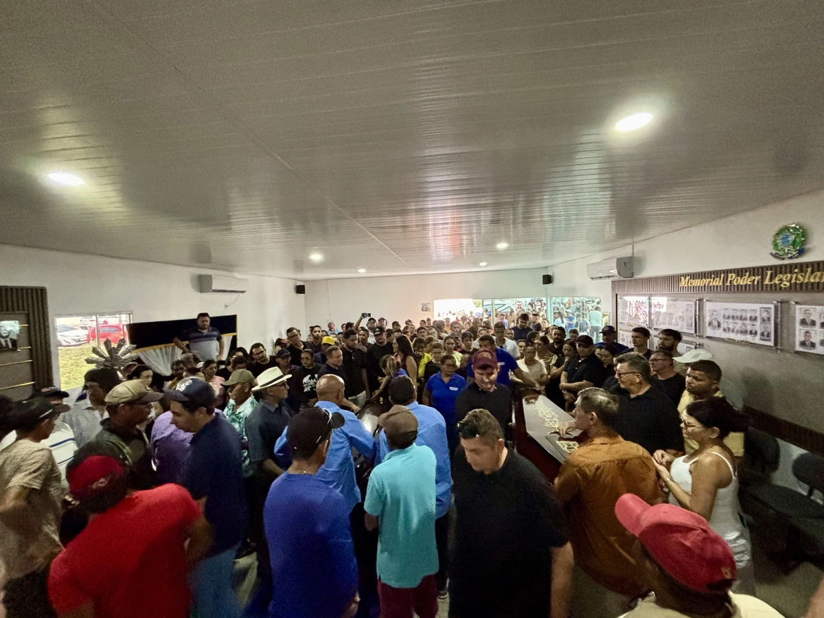 Vereador, ex-vice-prefeito e estudante são velados no Piauí sob forte comoção