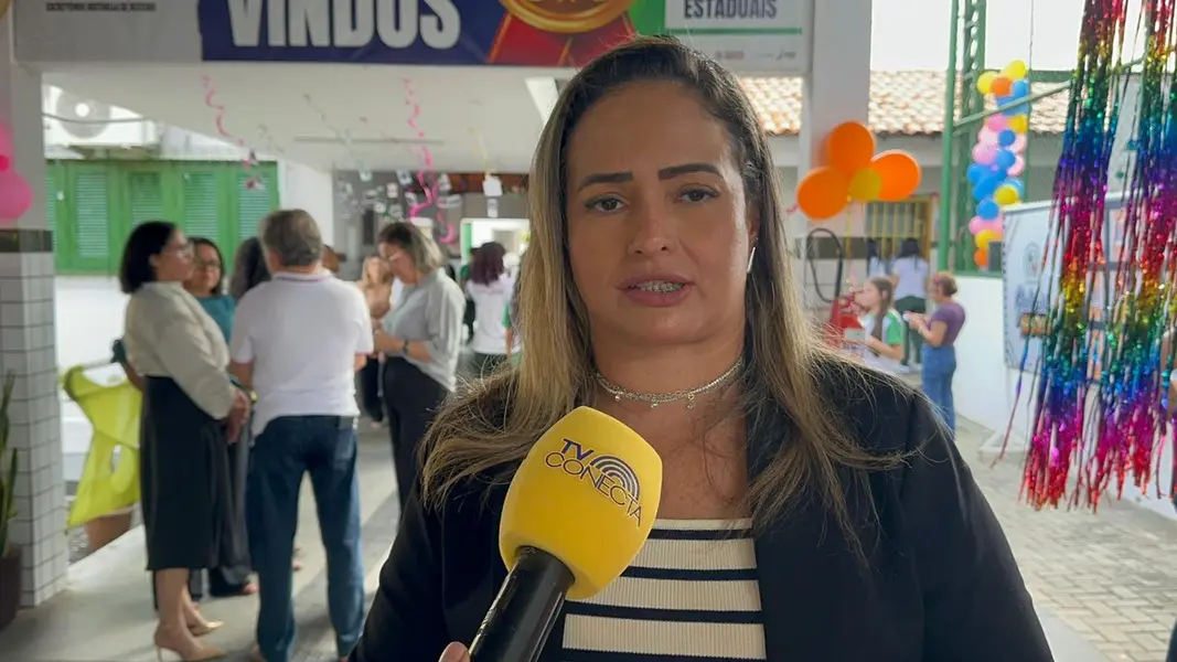 Volta às aulas da rede estadual tem recepção e homenagem a aprovados em Teresina