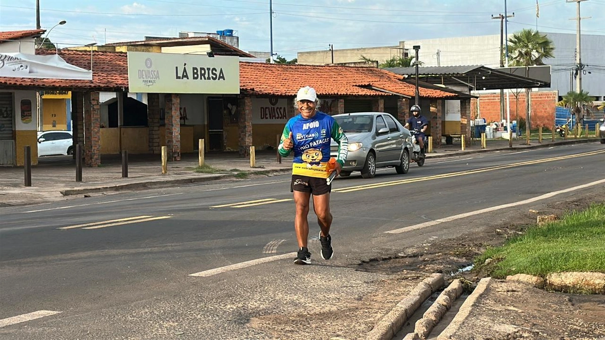 ‘Xavier das Estradas’ cruza o Brasil a pé em busca de recorde no Guinness