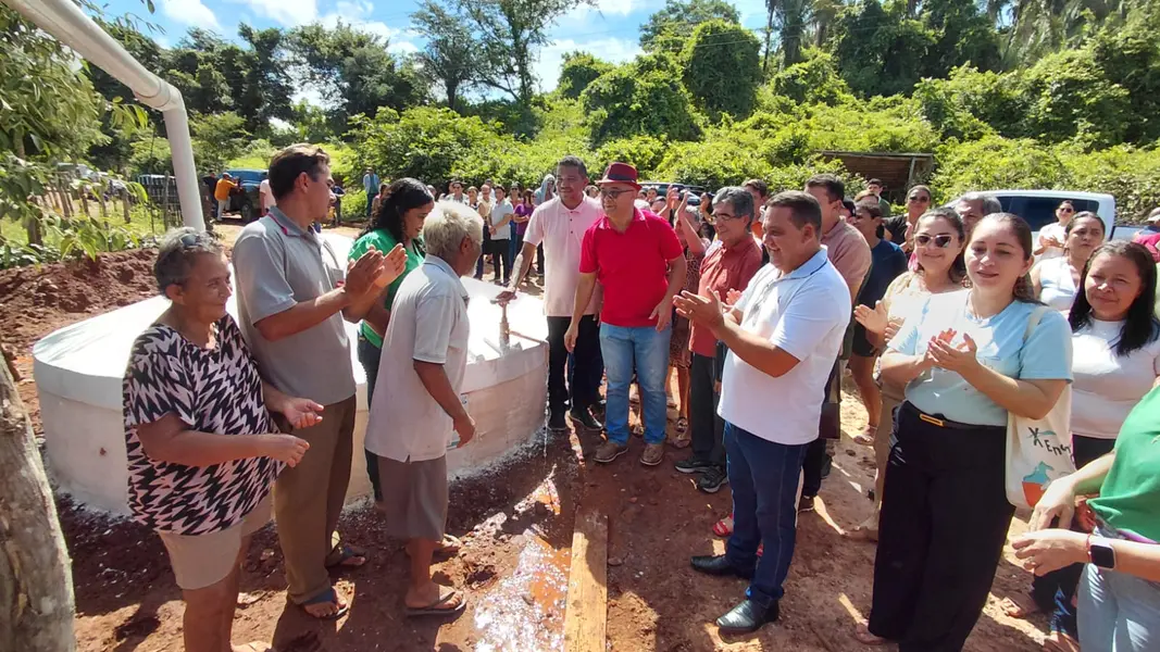Abdoral Melo e Limma entregam cisternas na zona rural de São João do Arraial