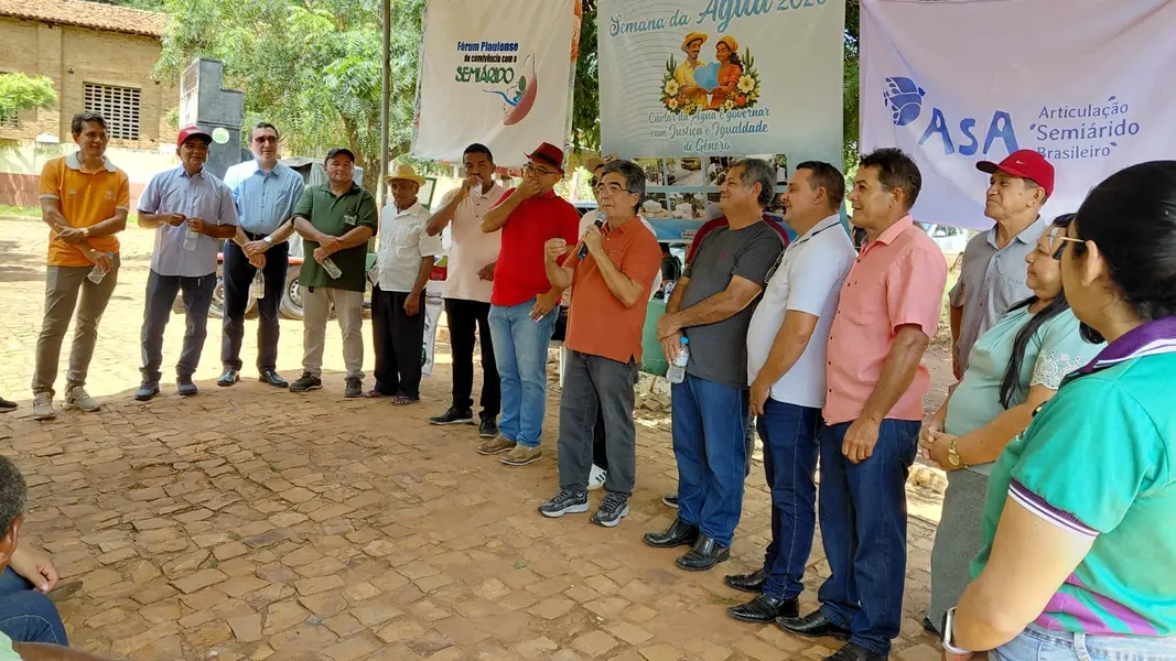 Abdoral Melo e Limma entregam cisternas na zona rural de São João do Arraial