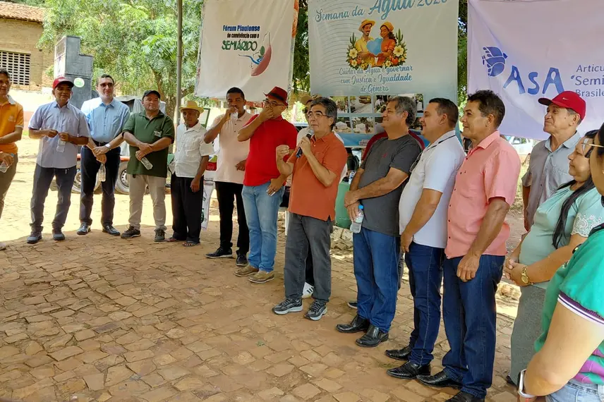 Abdoral Melo e Limma entregam cisternas na zona rural de São João do Arraial