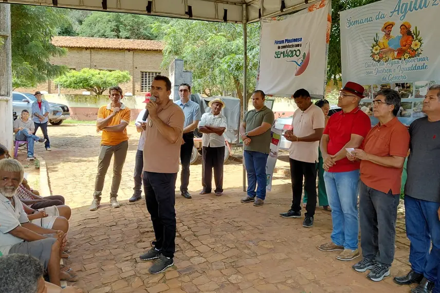 Abdoral Melo e Limma entregam cisternas na zona rural de São João do Arraial