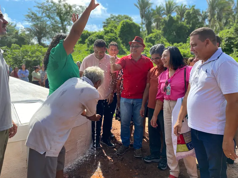 Abdoral Melo e Limma entregam cisternas na zona rural de São João do Arraial