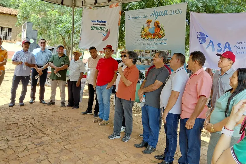 Abdoral Melo e Limma entregam cisternas na zona rural de São João do Arraial