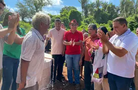 Abdoral Melo e Limma entregam cisternas na zona rural de São João do Arraial (Foto: Reprodução)