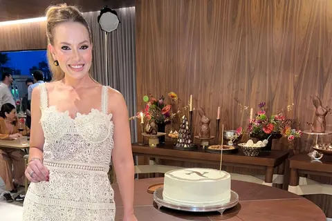 Advogada Nara Letícia celebra seu aniversário com festa animada e prestigiada