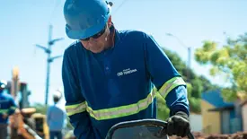Águas de Teresina instala 2km de rede de esgoto em uma semana na capital (Foto: Reprodução)