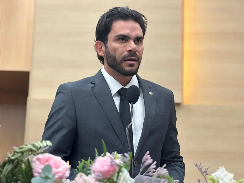 Alepi homenageia Liana Chaib, ministra do TST, com Medalha do Mérito Legislativo