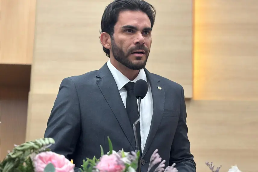 Alepi homenageia Liana Chaib, ministra do TST, com Medalha do Mérito Legislativo