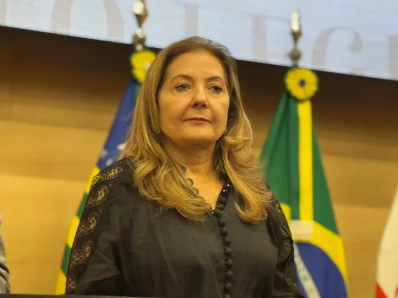 Alepi homenageia Liana Chaib, ministra do TST, com Medalha do Mérito Legislativo