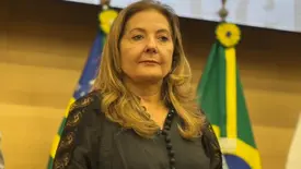 Alepi homenageia Liana Chaib, ministra do TST, com Medalha do Mérito Legislativo (Foto: Conecta Piauí)