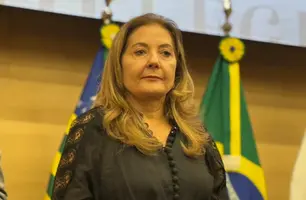 Alepi homenageia Liana Chaib, ministra do TST, com Medalha do Mérito Legislativo (Foto: Conecta Piauí)