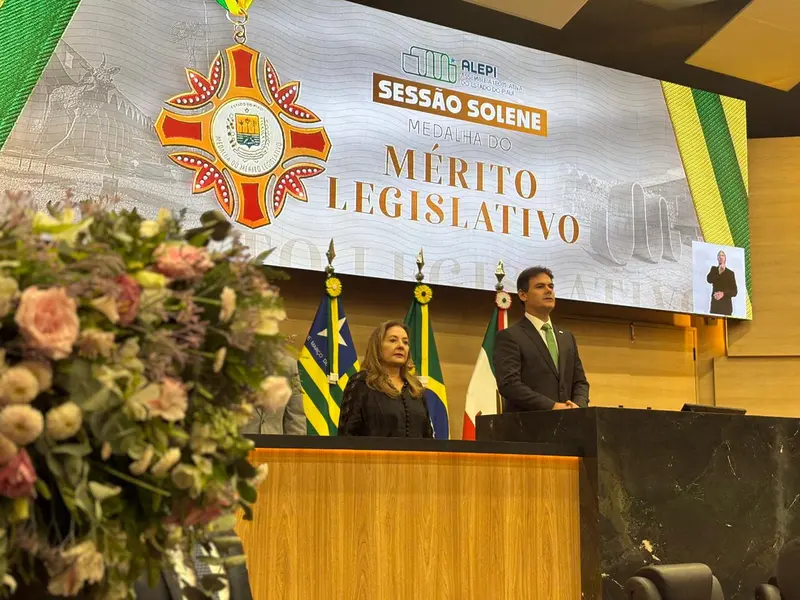Alepi homenageia Liana Chaib, ministra do TST, com Medalha do Mérito Legislativo