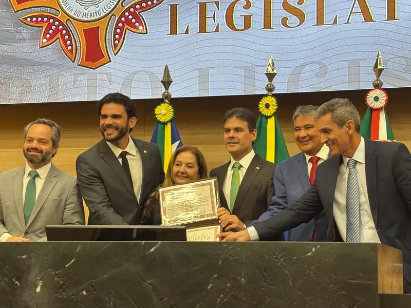 Alepi homenageia Liana Chaib, ministra do TST, com Medalha do Mérito Legislativo
