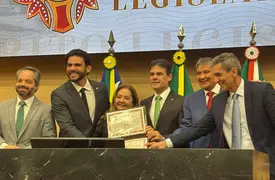 Alepi homenageia Liana Chaib, ministra do TST, com Medalha do Mérito Legislativo (Foto: Conecta Piauí)
