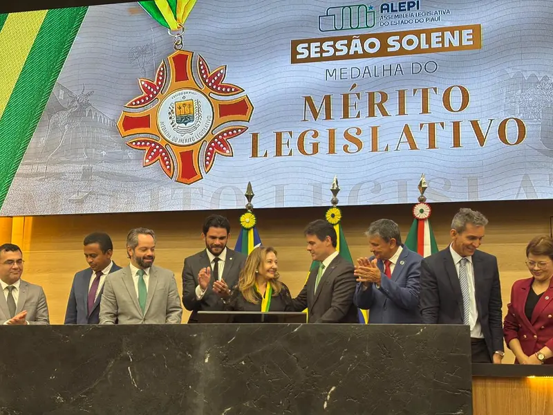 Alepi homenageia Liana Chaib, ministra do TST, com Medalha do Mérito Legislativo