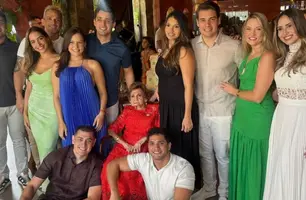 Alzira Tapety celebra seus 95 anos ao lado dos netos em noite de festa especial (Foto: Instagram)