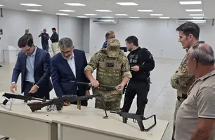 Arsenal de armas irregular é apreendido durante 'Operação Desarme' em Teresina (Foto: Kassio Cavalcante / Conecta Piauí)