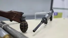 Arsenal de armas irregular é apreendido durante 'Operação Desarme' em Teresina (Foto: Kassio Cavalcante / Conecta Piauí)